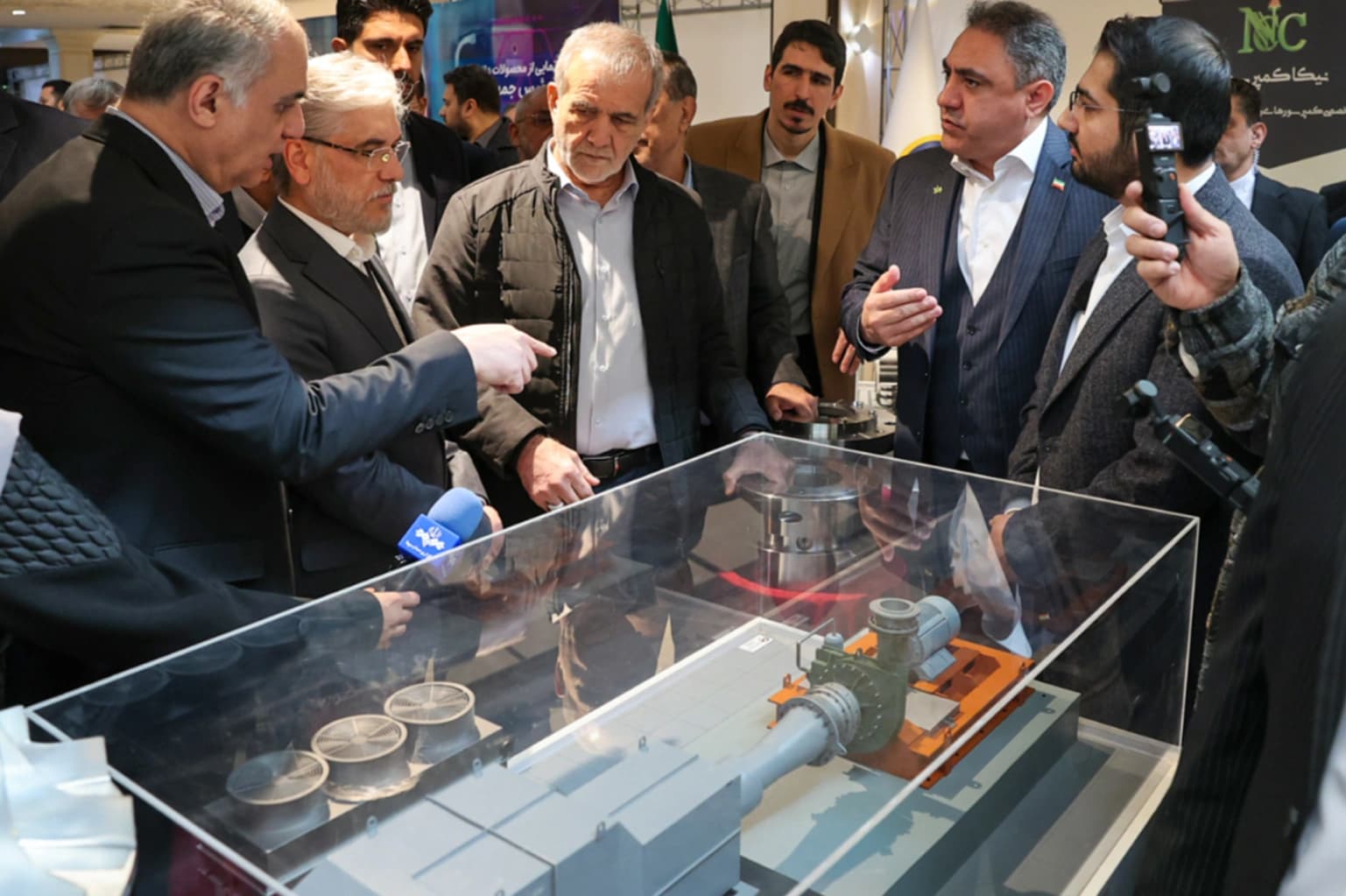 بازدید رئیس جمهور دکتر پزشکیان از شرکت نیکاکمپرسور